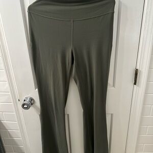 Lululemon Groove Nulu Super High Rise Flared Pants Army Green size 10